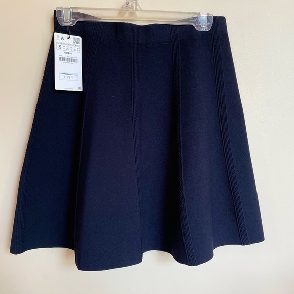 NWT Zara Basics Navy Knit Circle/ Skater Skirt M - Picture 3 of 9